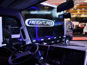 Integran-Enlace-Freightliner-para-FL360-715-P.jpg